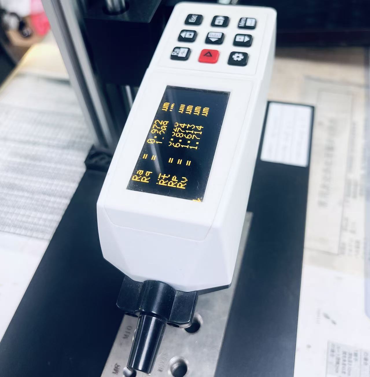 Surface gloss measurement with gloss meter